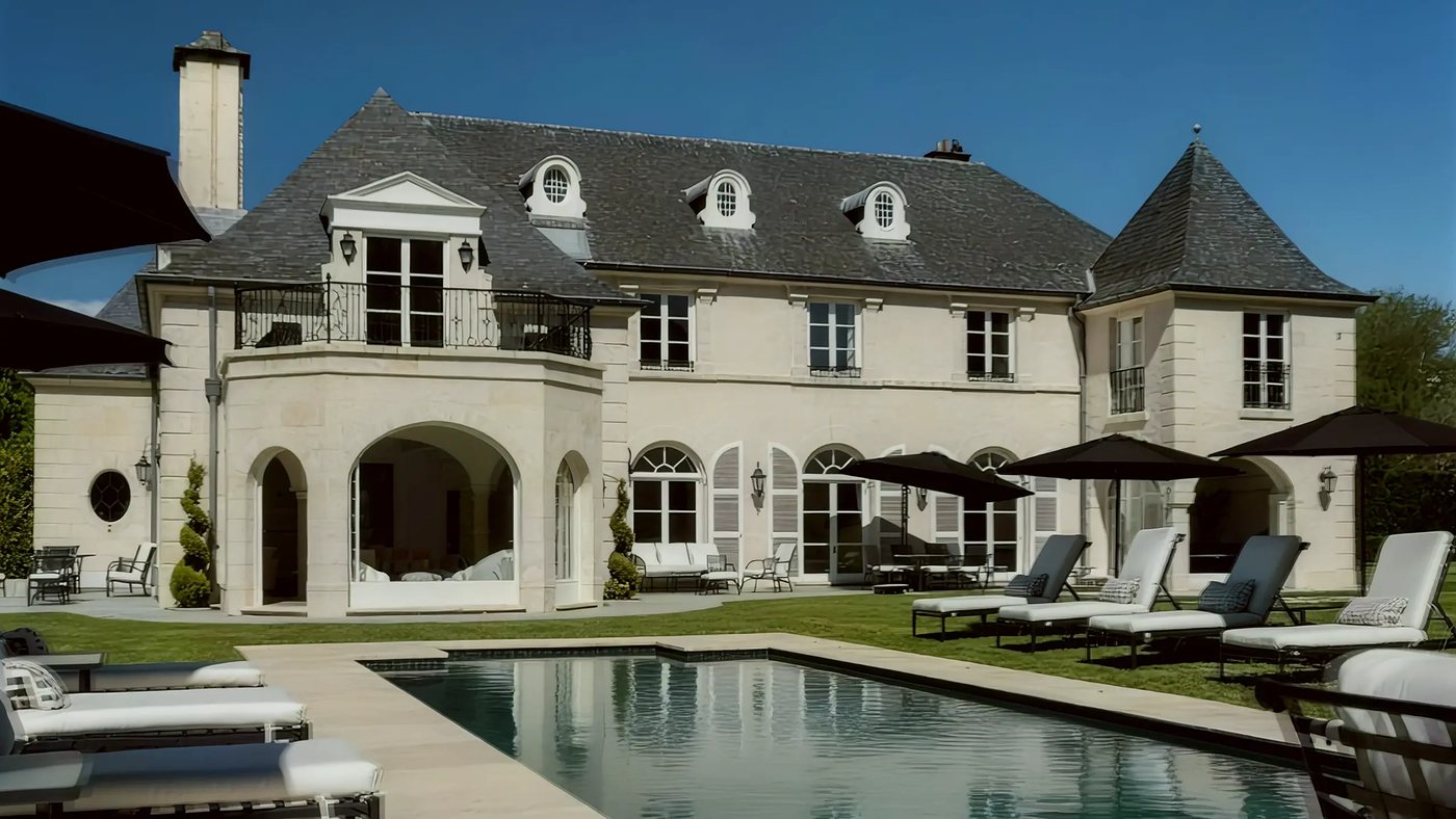 Façade au crépuscule